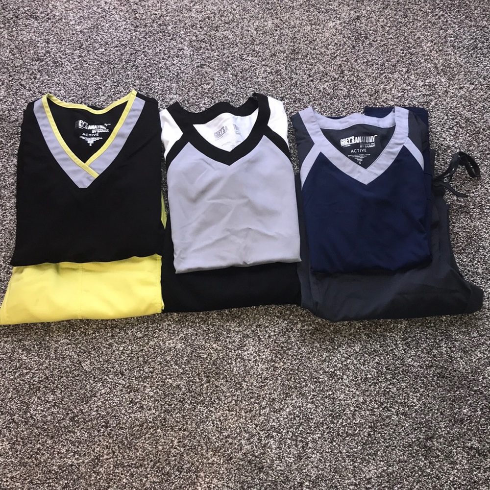 Sz SM Greys Anatomy scrub lot-individual pics!